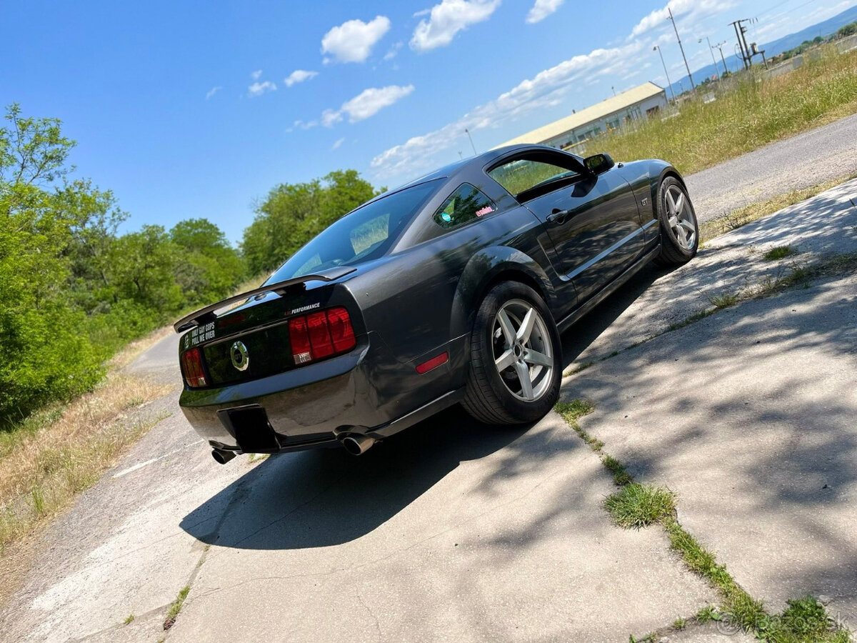 Ford MUSTANG 4.6V8 - 3