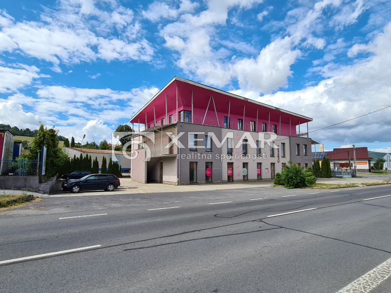 PREDAJ - Administratívno obchodná budova Kriváň - 3