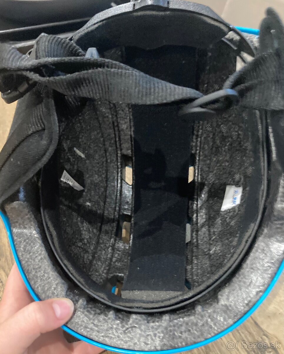 Pekná modrá prilba - 3