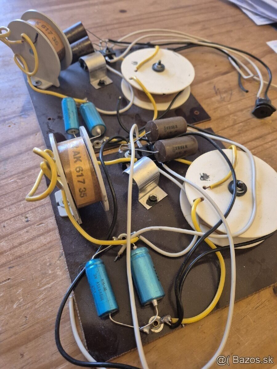 Tesla reproduktory a STEREO FM AM príjmač solo 638A - 3