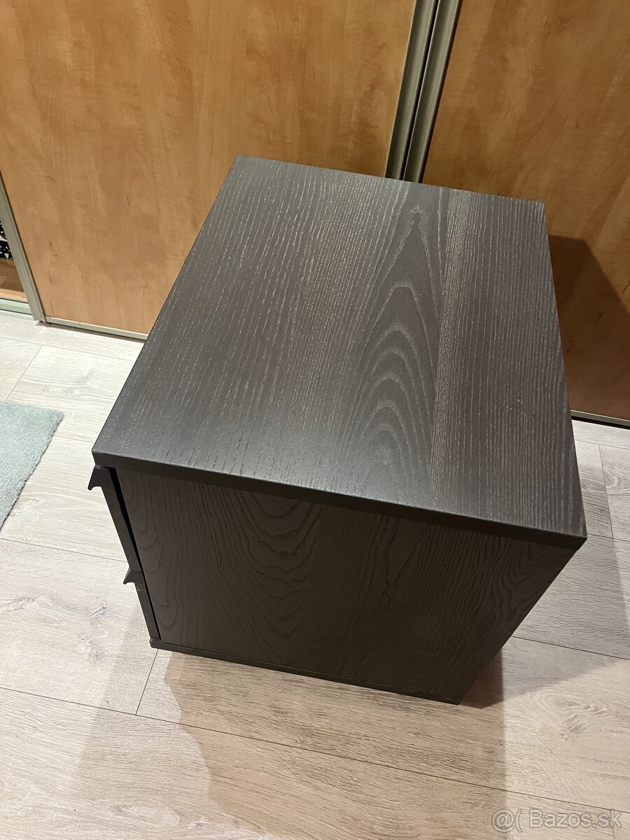 Predám 2x väčší nočný stolík / menšiu komodu - 3