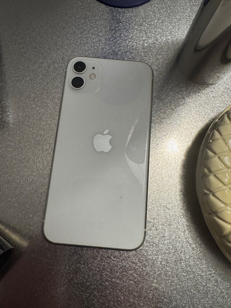 Apple iPhone 11 64GB - 3