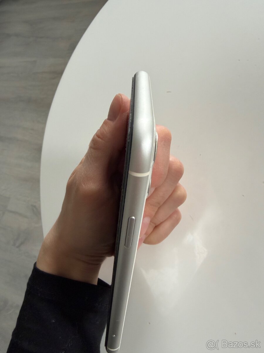 Apple iPhone 11 64GB - 3