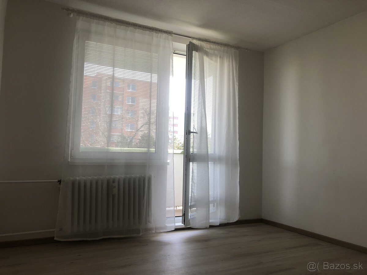 Prenajmem zrekonštruovaný svetlý 1-izbový byt v Skalici - 3