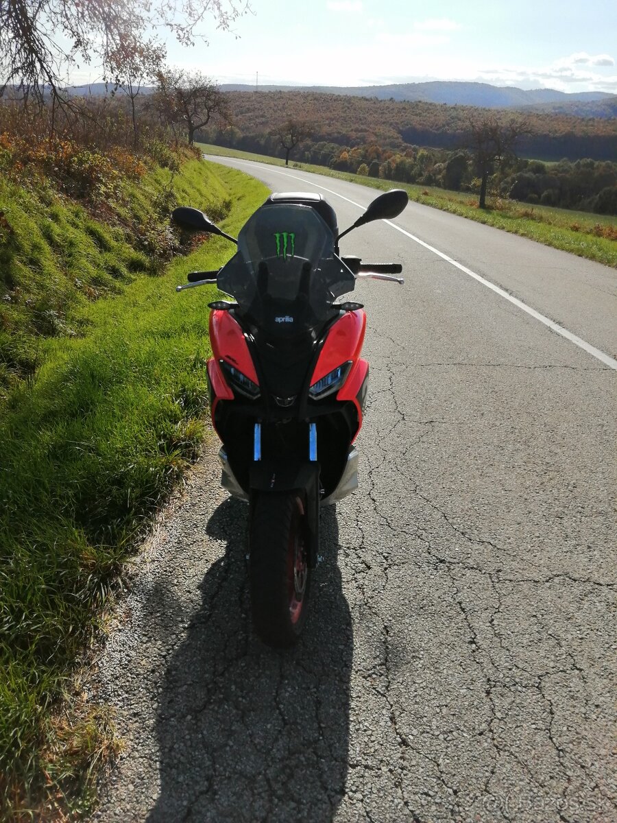 Aprilia sr gt 125 - 3