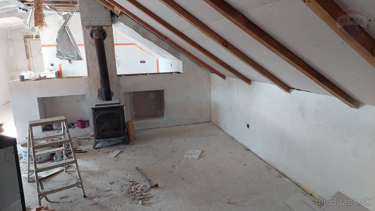 Na predaj dvojdom v centre Rajky – výnimočná investičná príl - 3