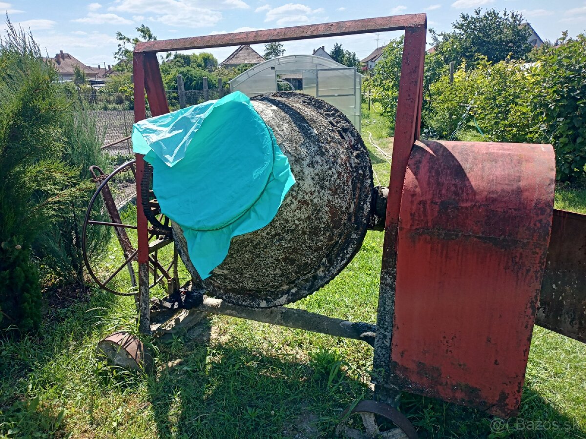 Predám veľkú miešačku na 380 V - 3