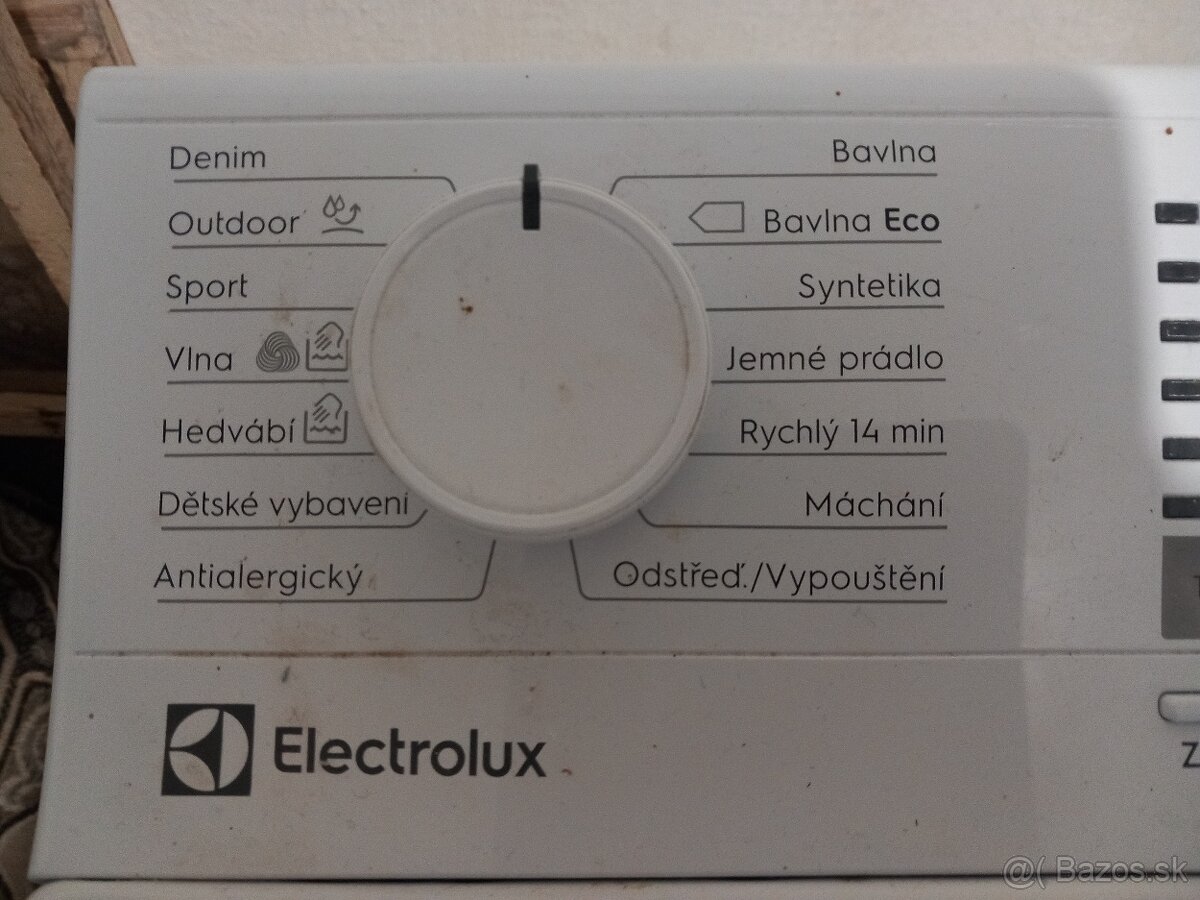 AUTOMATICKA PRACKA ELEKTROLUX-NAKLADANIE Z HORA. - 3