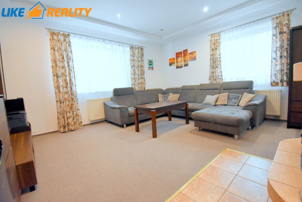 Zariadený rodinný dom s bazénom a vírivkou Vrútky - 3