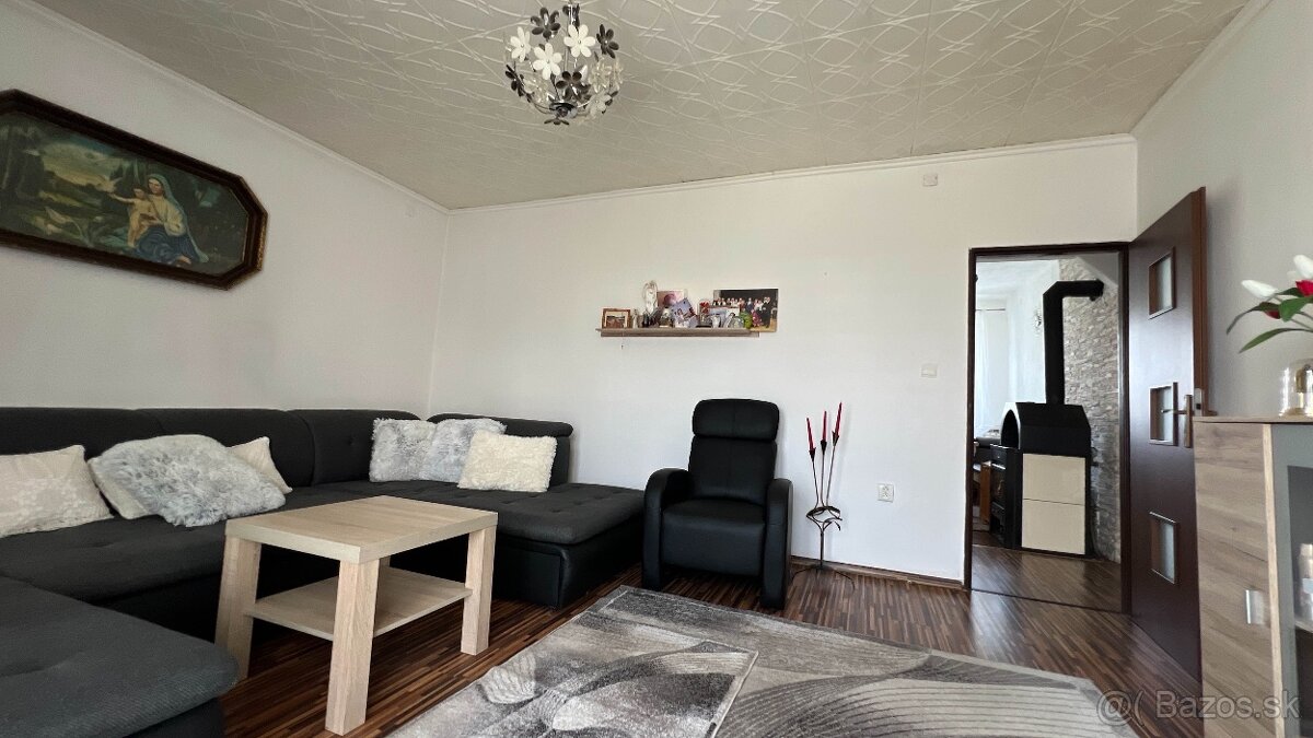 3i byt – Pribylina – po rekonštrukcii – balkón + dvor - 3