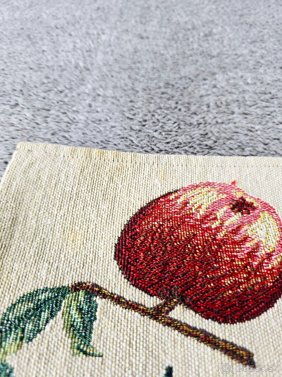 Prestieranie pod taniere jabĺčka - 3