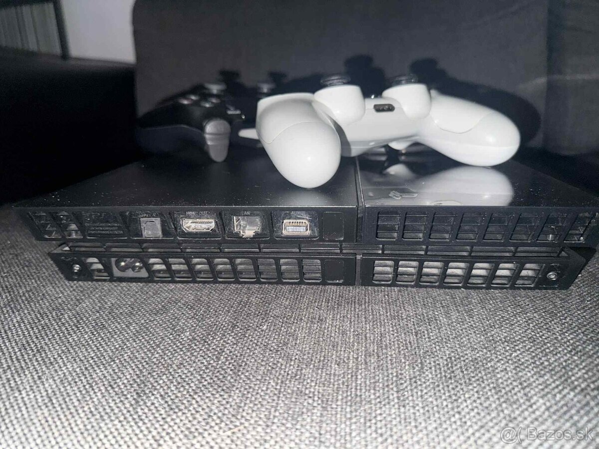 Predám PlayStation 4 - 3