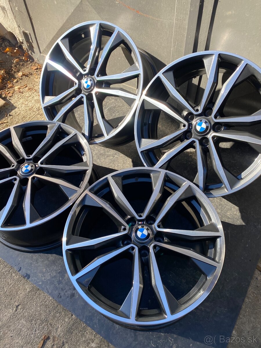 R19 ®️ Originál M-Packet 5x112 8J ET47 • X1 X2 - 3