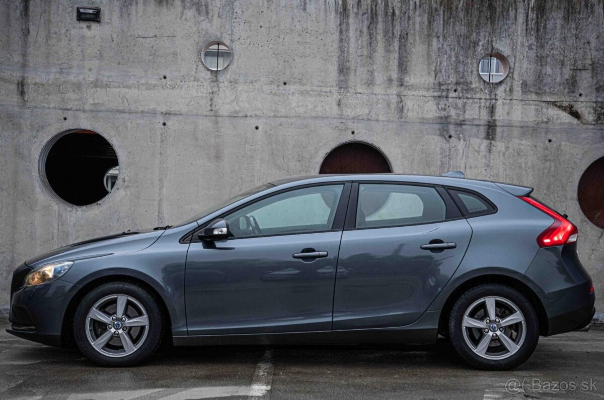 Volvo V40 T2 1.6L Momentum - 3