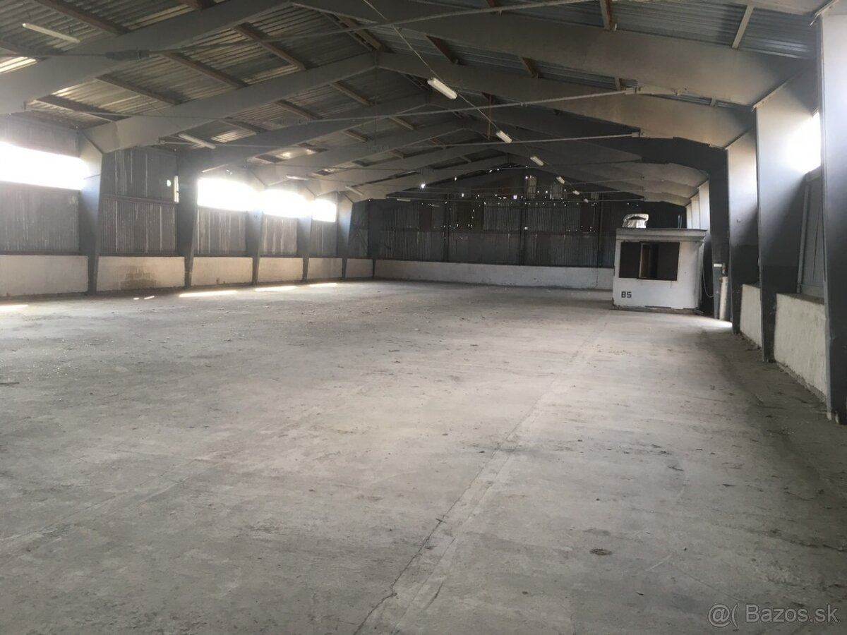 Prenájom skladu, 400m2, Cena : 2,9 €/m2/ mesiac, Zvolen - 3