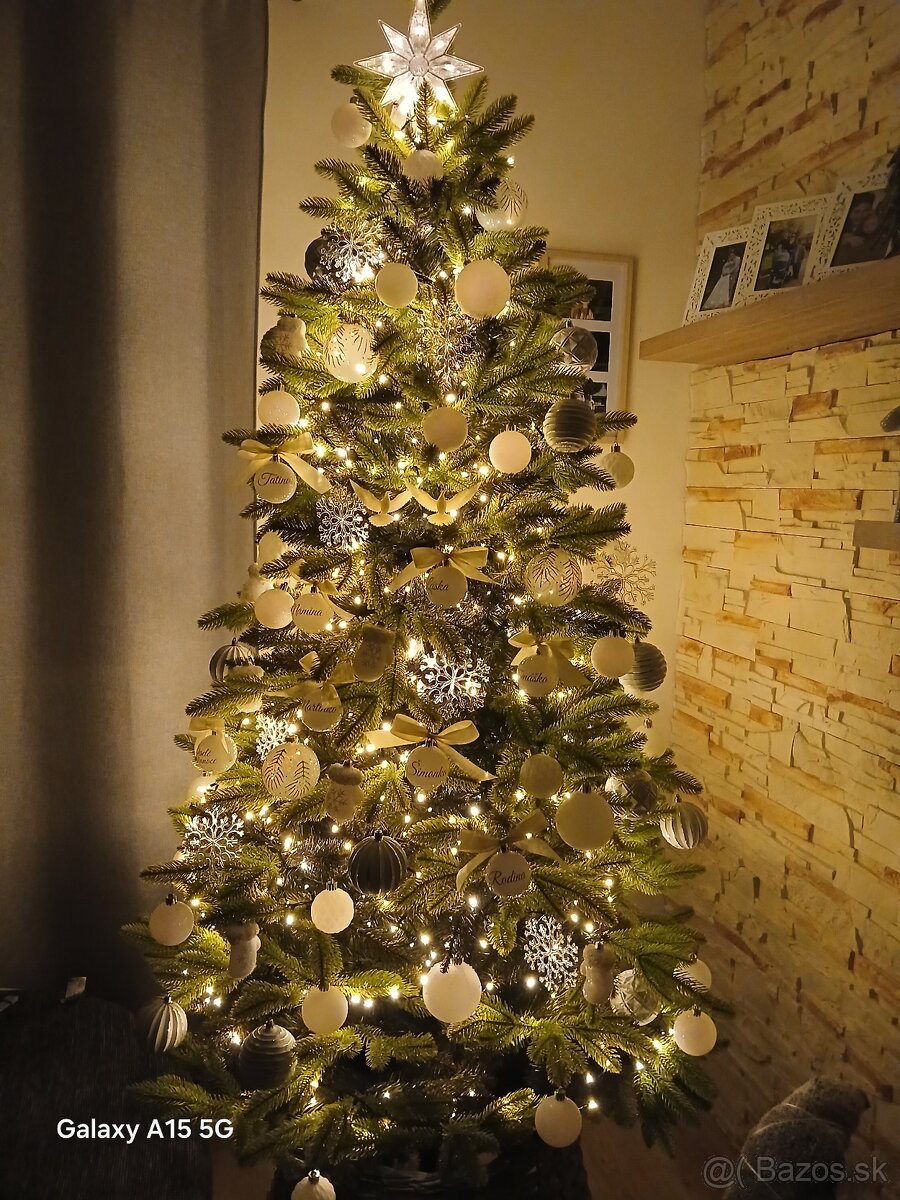 Vianočný stromček 3D. 220cm - 3