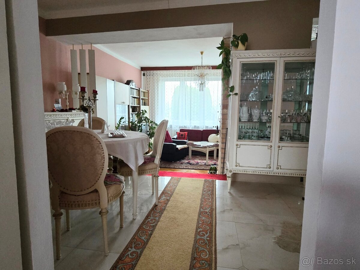 Predaj 5 izb.radového domu v mestskej časti Budatín - 3