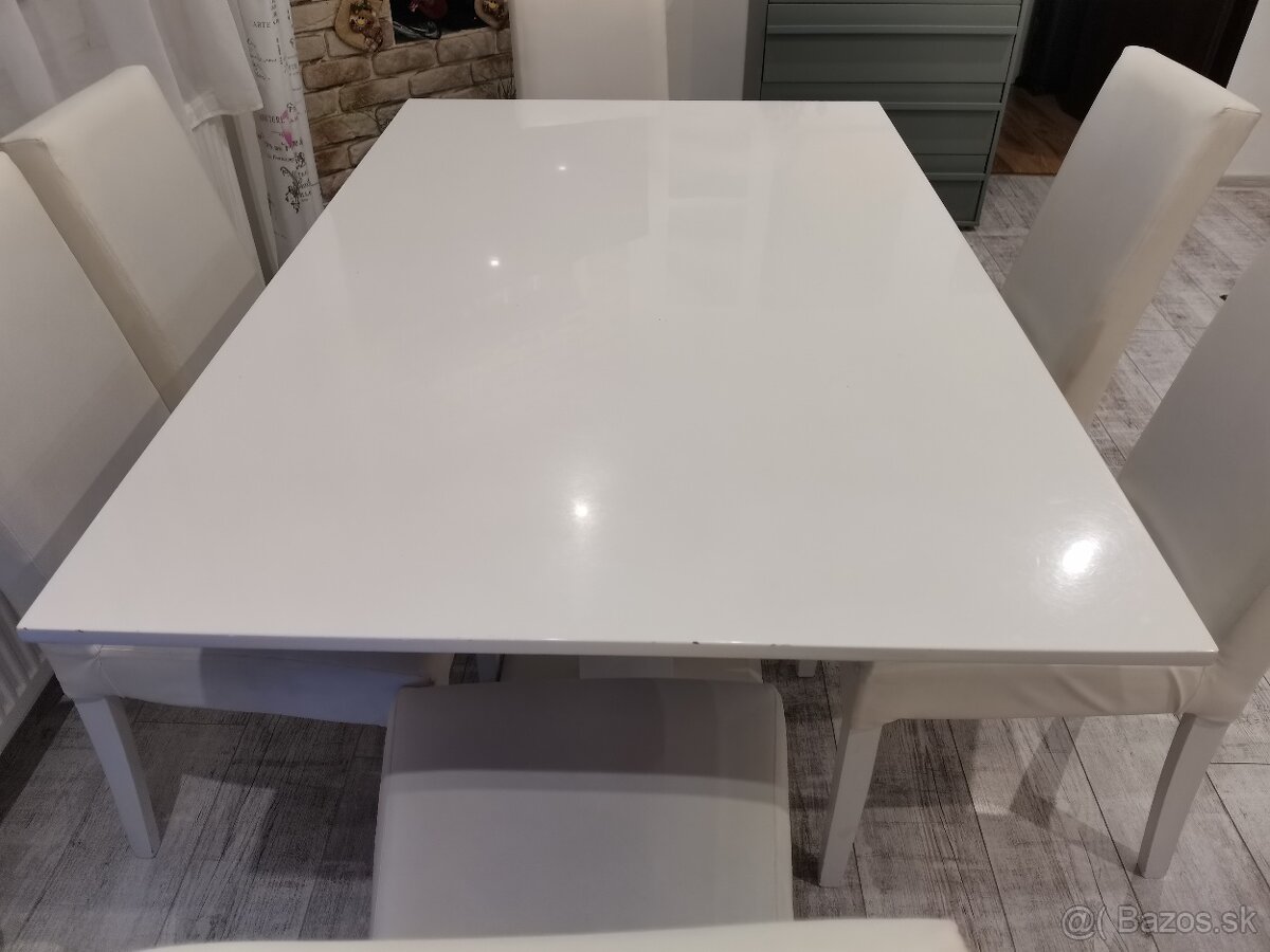 Jedalensky stôl a stoličky - 3