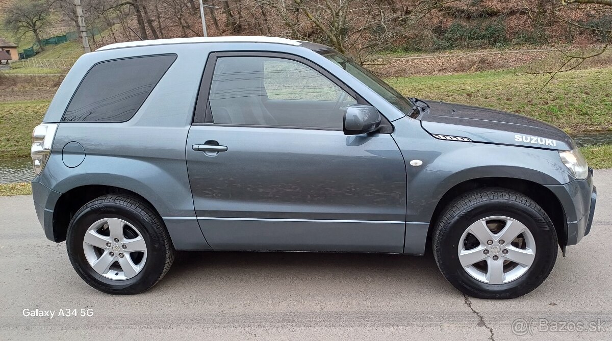 Suzuki grand vitara 1.6 benzín 3.dverova 4x4model 2009tažne - 3