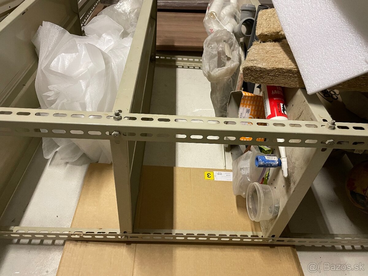 PEVNY KOVOVY REGAL 4 M - 3