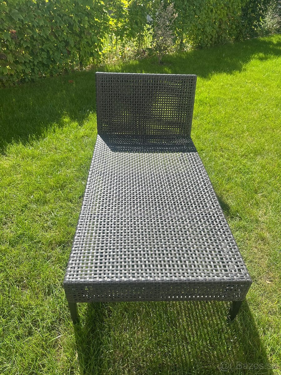 Predám ratanové ležadlo a stolík - 3