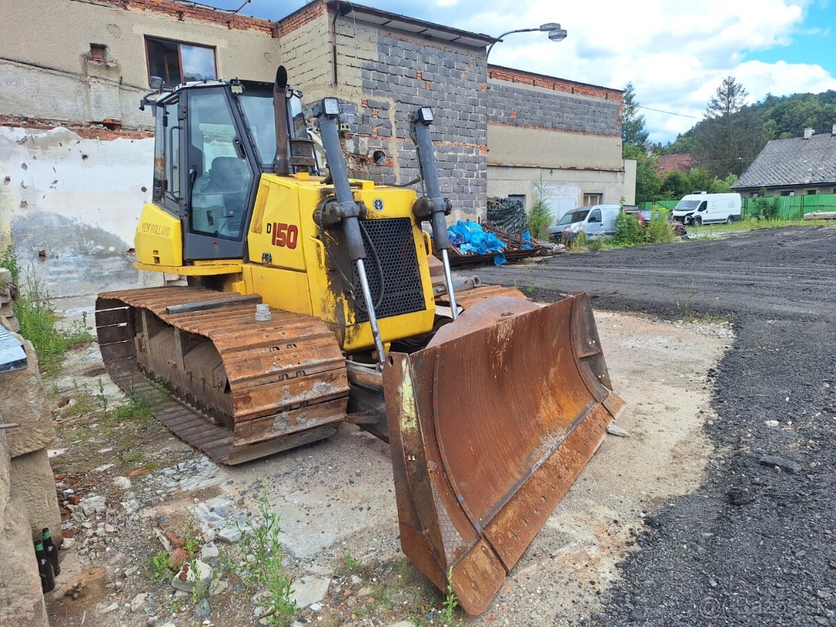 NEW HOLLAND D150 - 3
