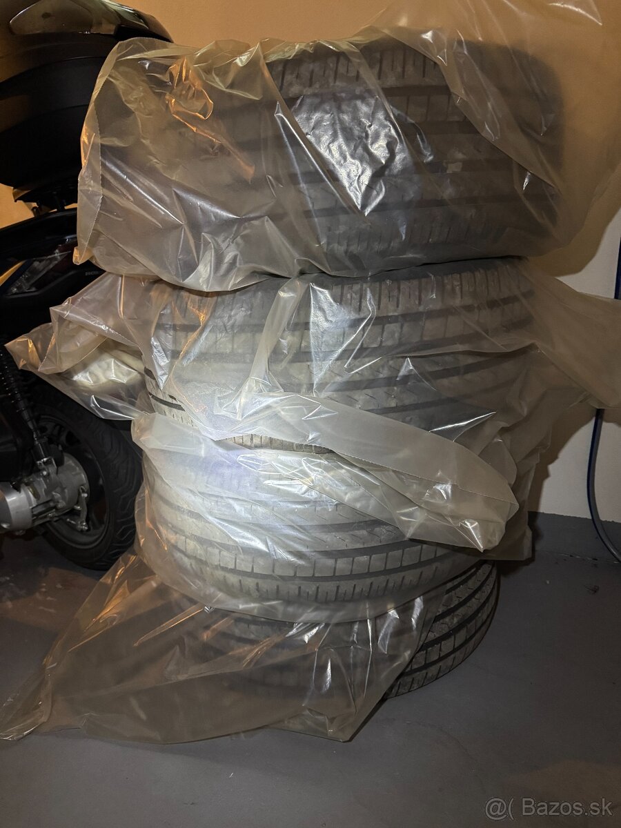 Letné Pirelli 255/45/R19 - 3