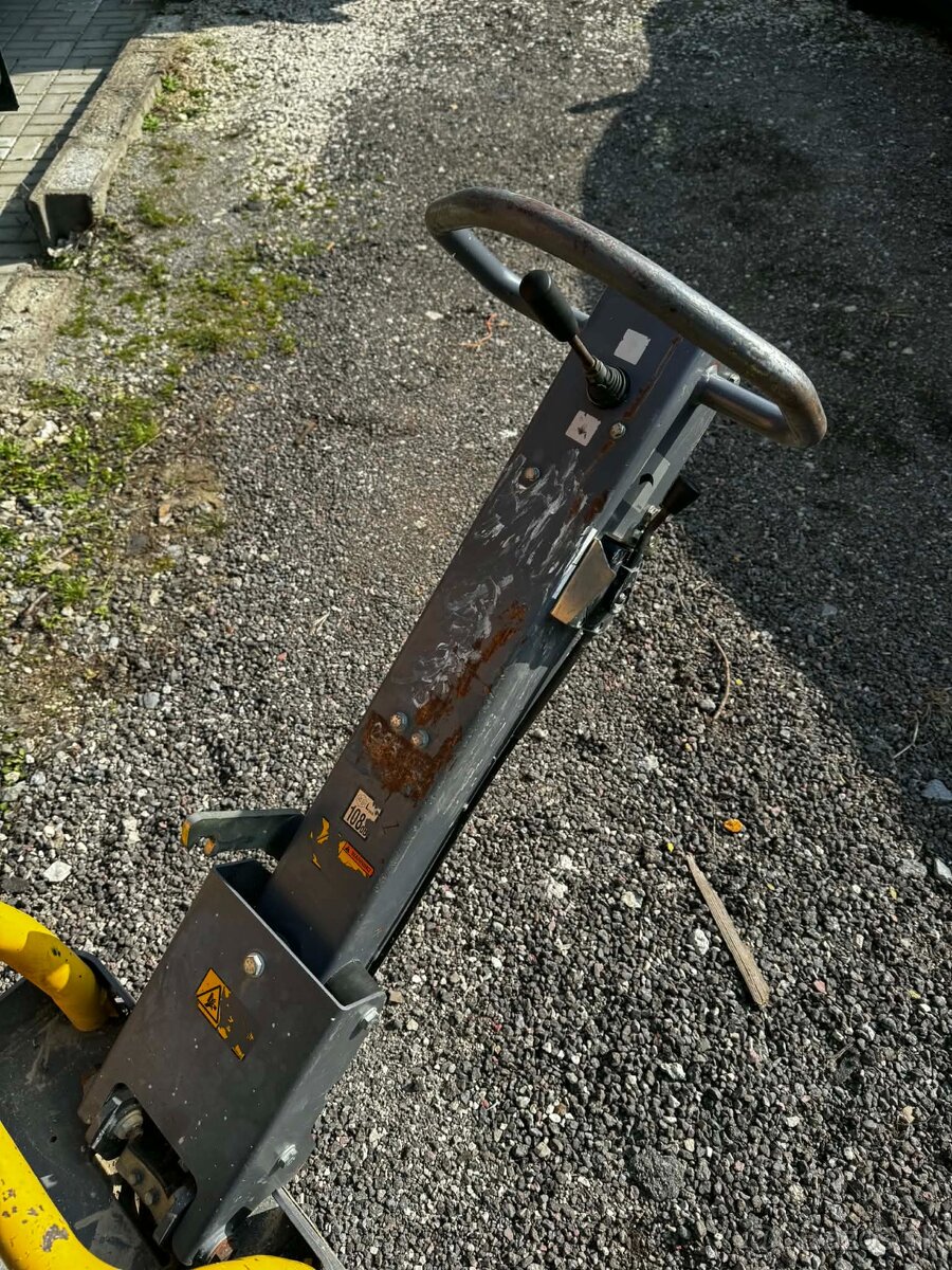 Predam vibracnu dosku LG 300, - 3