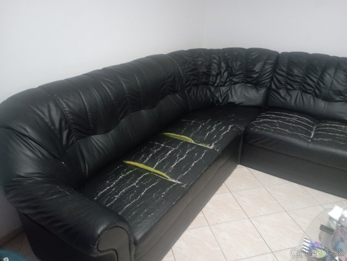Rohový gauč roztahovaci, kreslo darujem za odvoz - 3