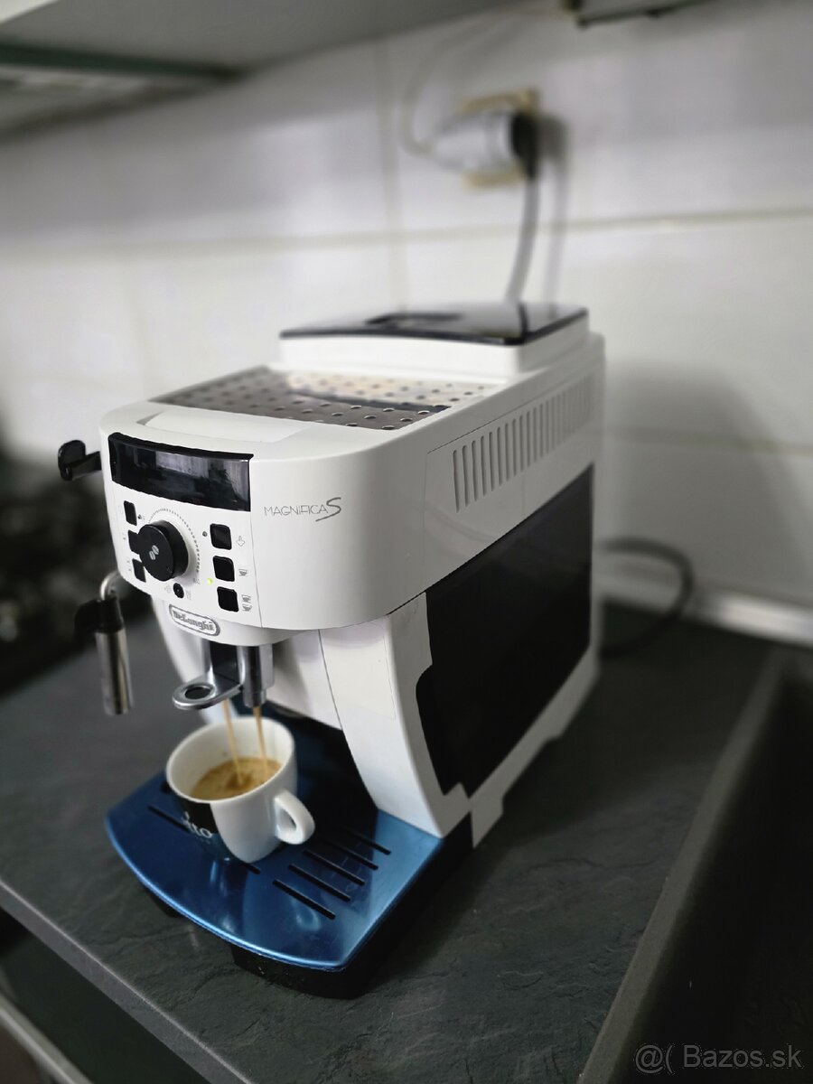 Kavovar Delonghi - 3