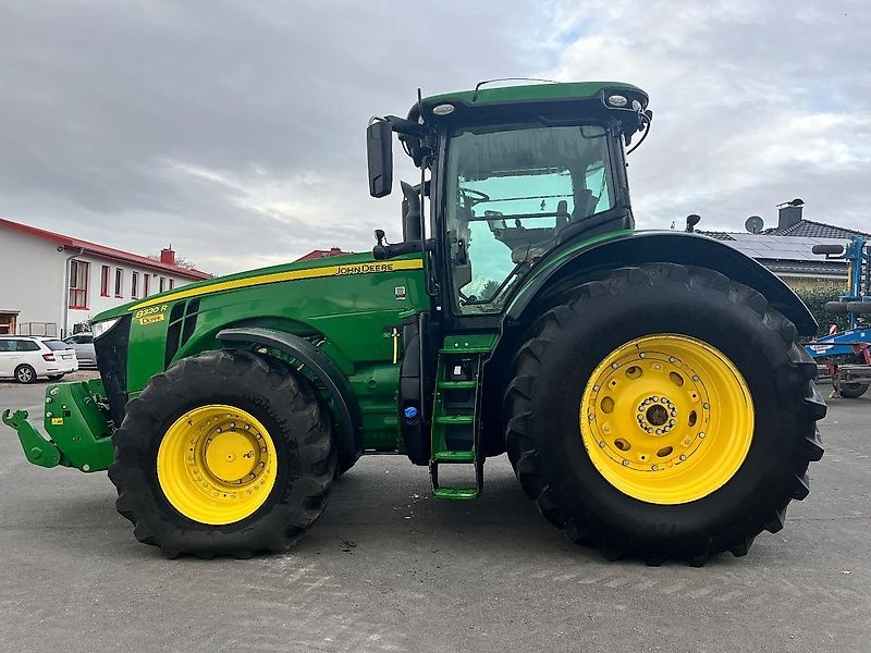 John Deere 8320R - 3