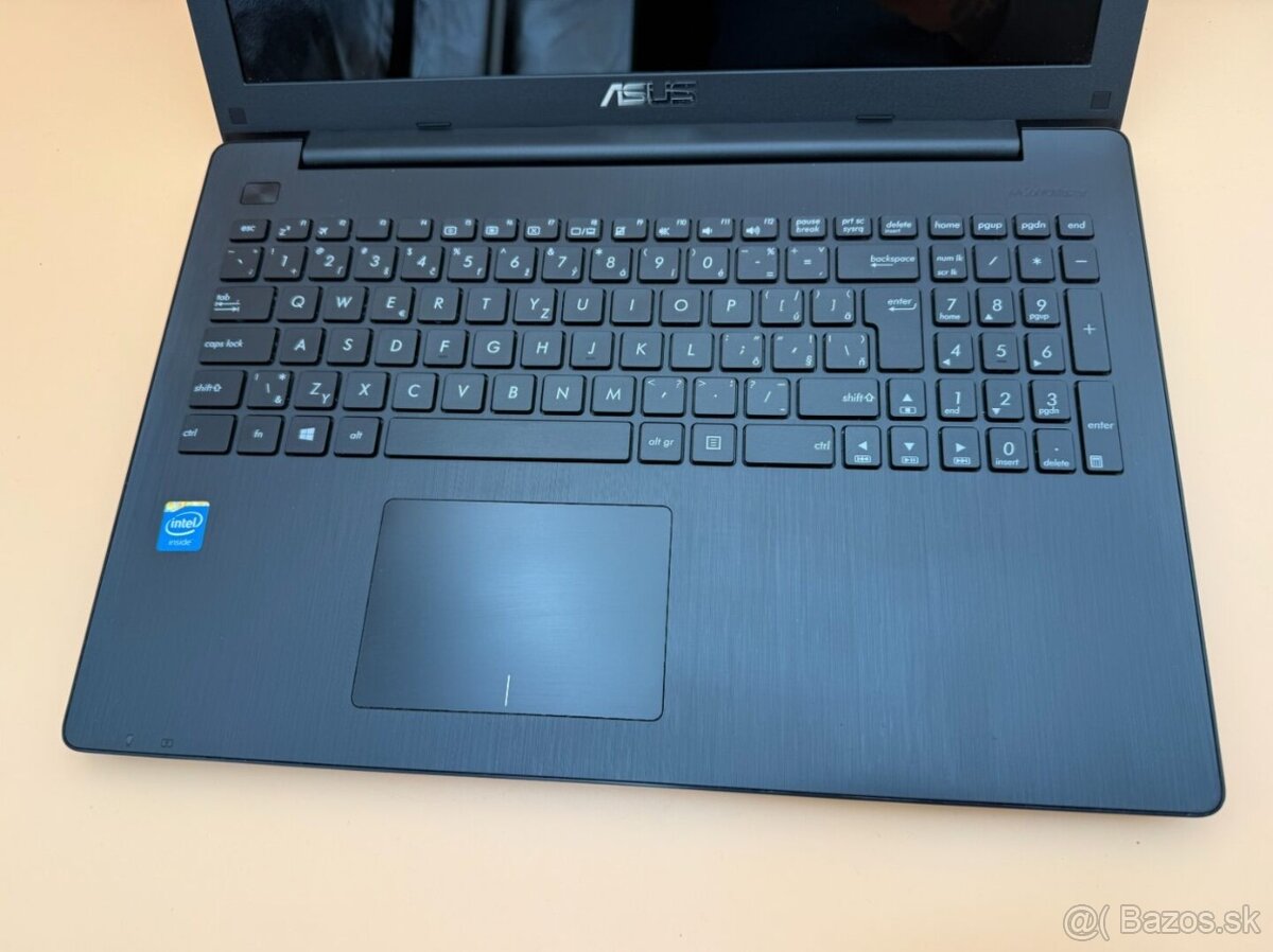 Notebook ASUS X553M / Intel Celeron / 8GB RAM / 120gb SSD - 3
