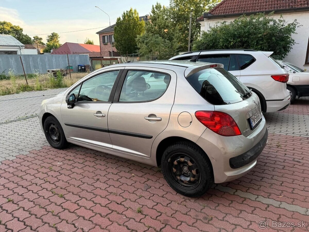 Peugeot 207 1.4 16V Trendy Globe - 3