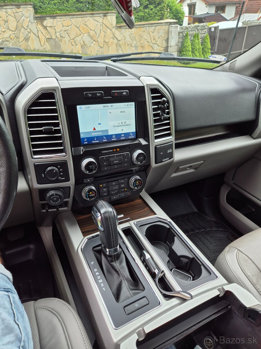 Ford F-150 3.5 V6 EcoBoost LARIAT 4x4 – TOP výbava