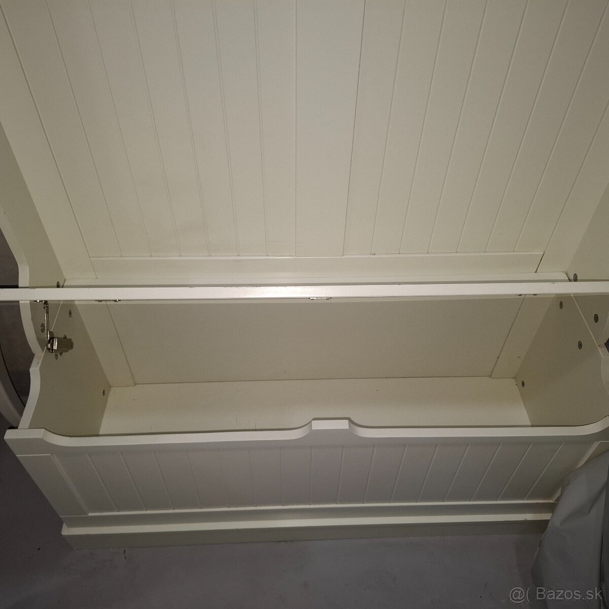 Vešiakova stena/skriňa JYSK - 3