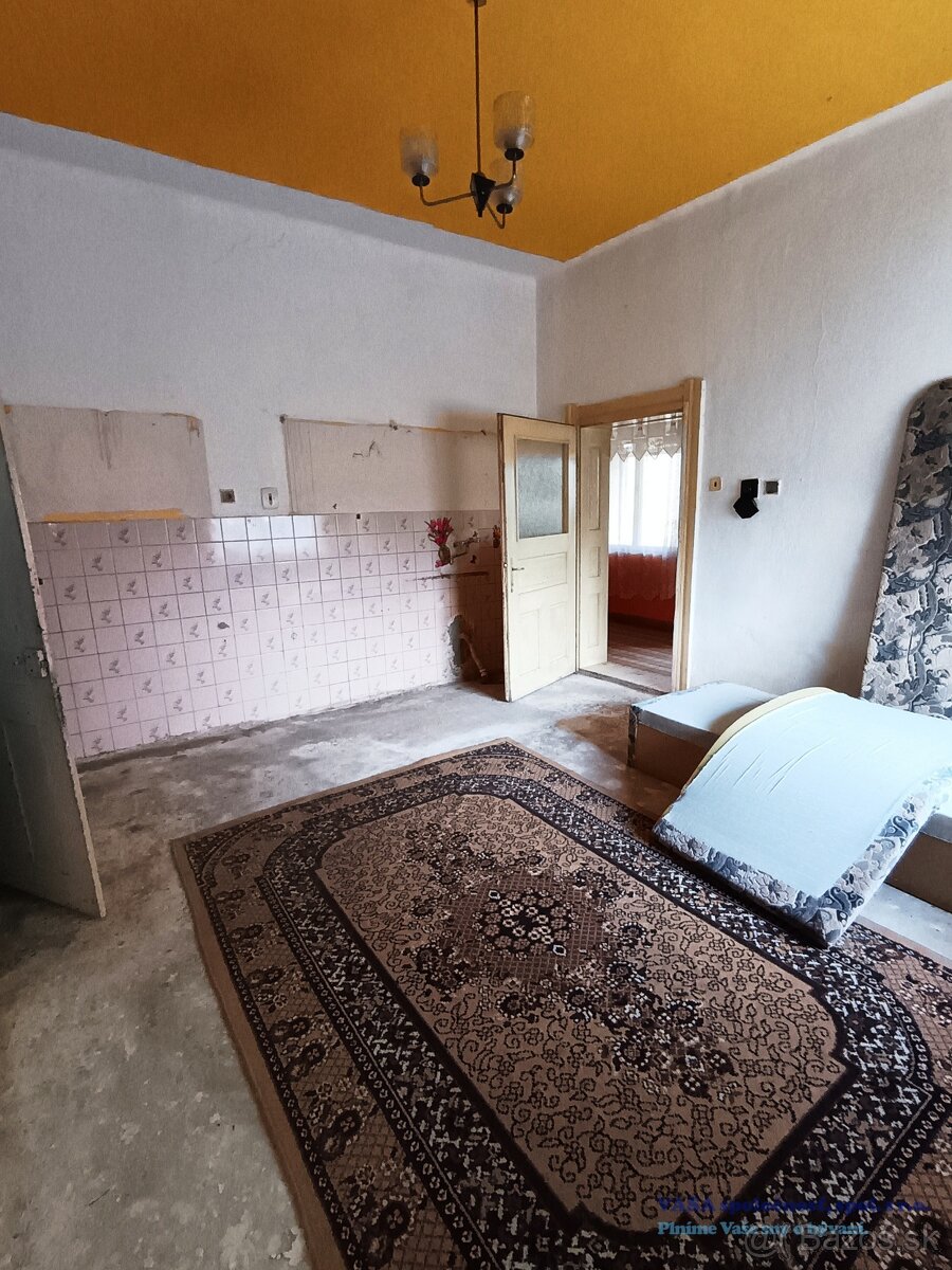 Predám veľký 3- izbový rodinný dom v Rimavskej Seči. - 3