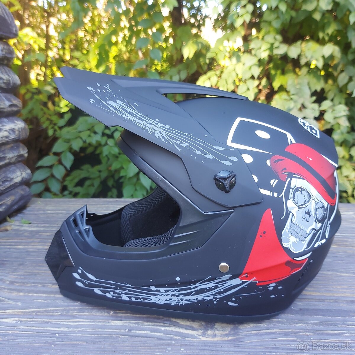 Predám novú nepoužitú prilbu veľkosť M - 3