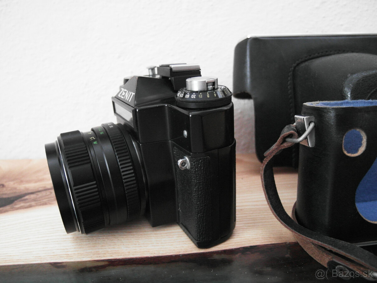 Starý fotoaparát ZENIT - 3