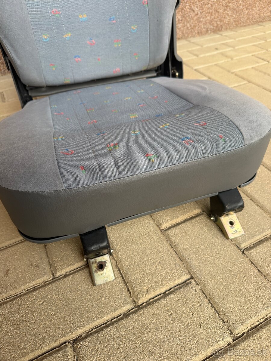 Sedačka Suzuki samurai - 3