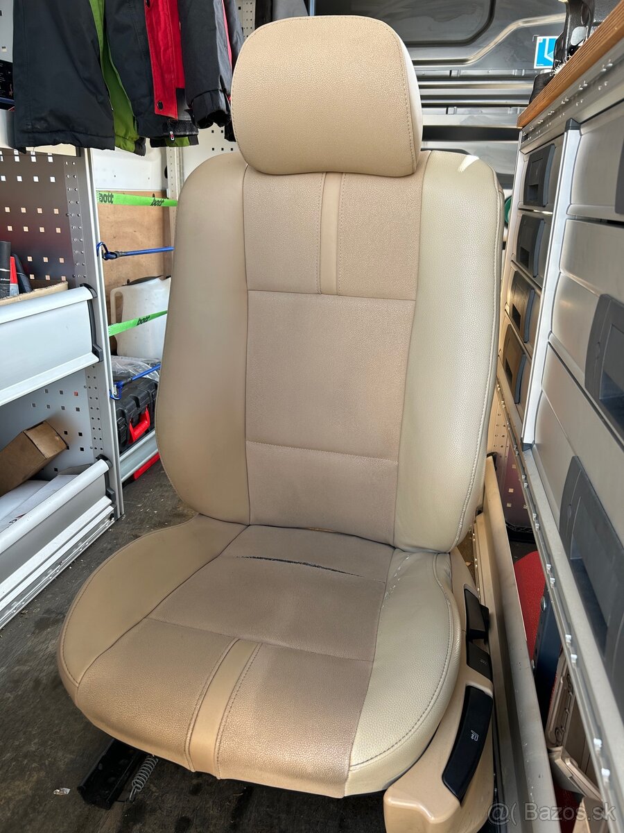 Interiér BMW E83 - 3