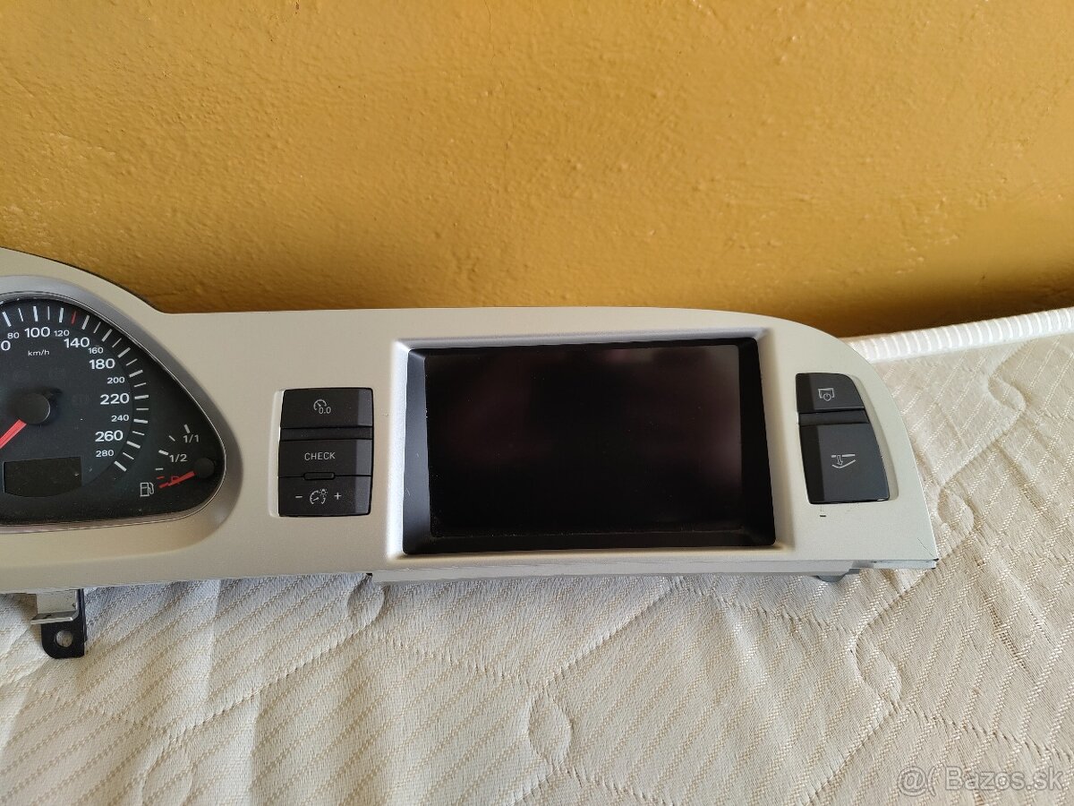 Budíky Audi A6 C6 - 3