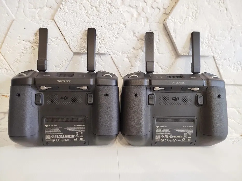 Profesionální ovladač DJI RC pro - 3