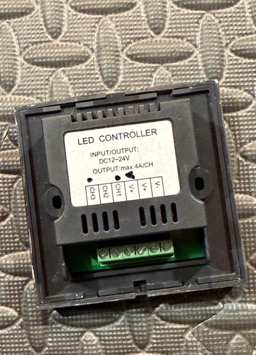 Dotykovy ovladac na stenu na LED pásy - 3