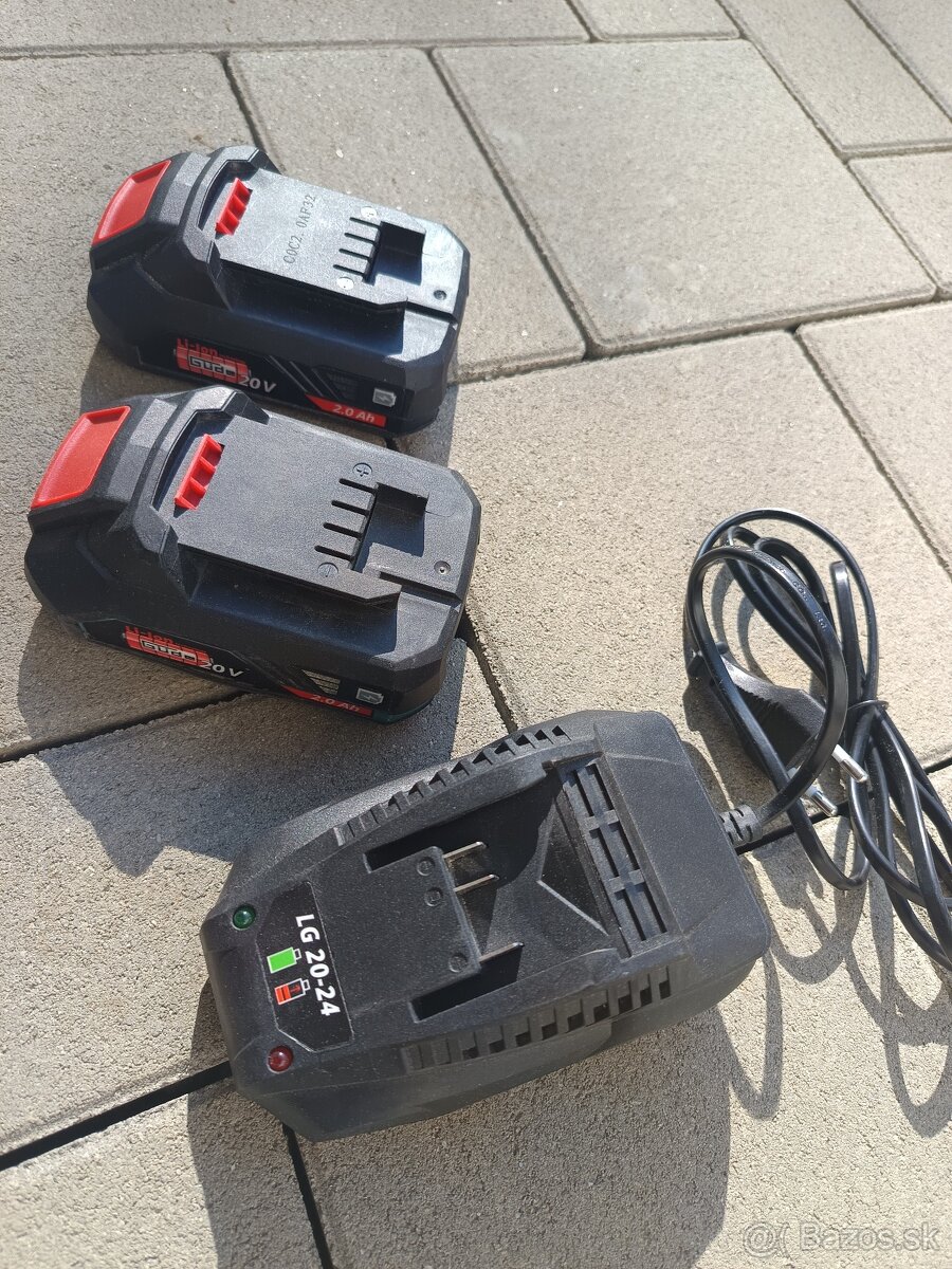 Predám 2x akumulátor + nabíjačka - 3