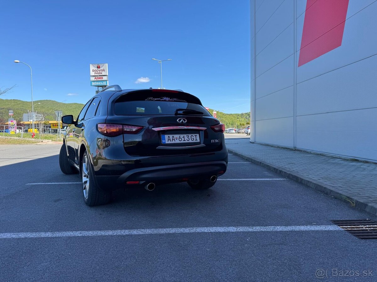 Infiniti FX30Ds - 3