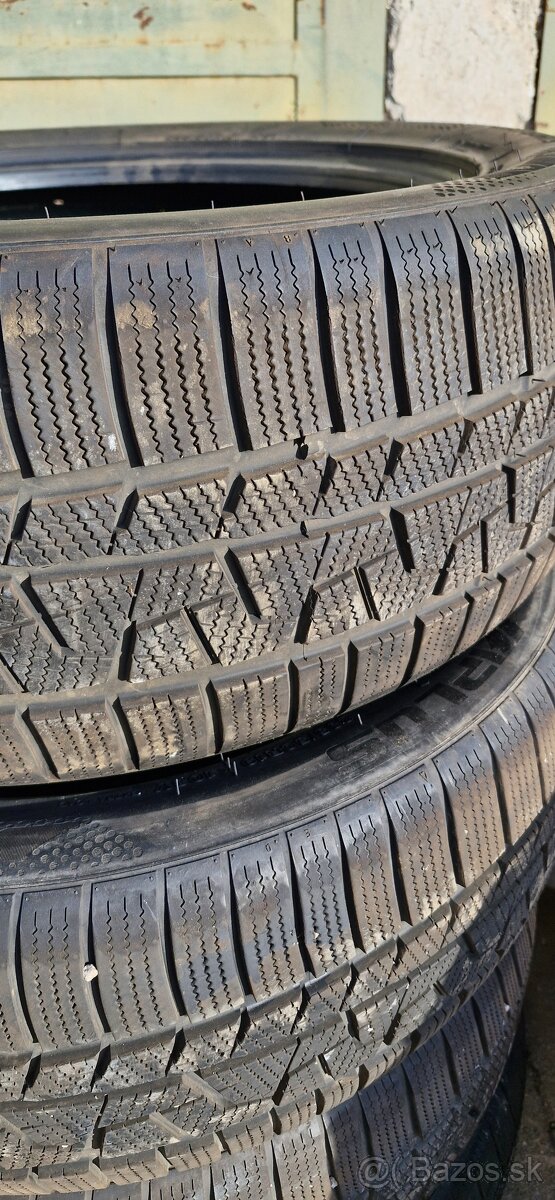 Aplus A702 235/50 R19 - 3