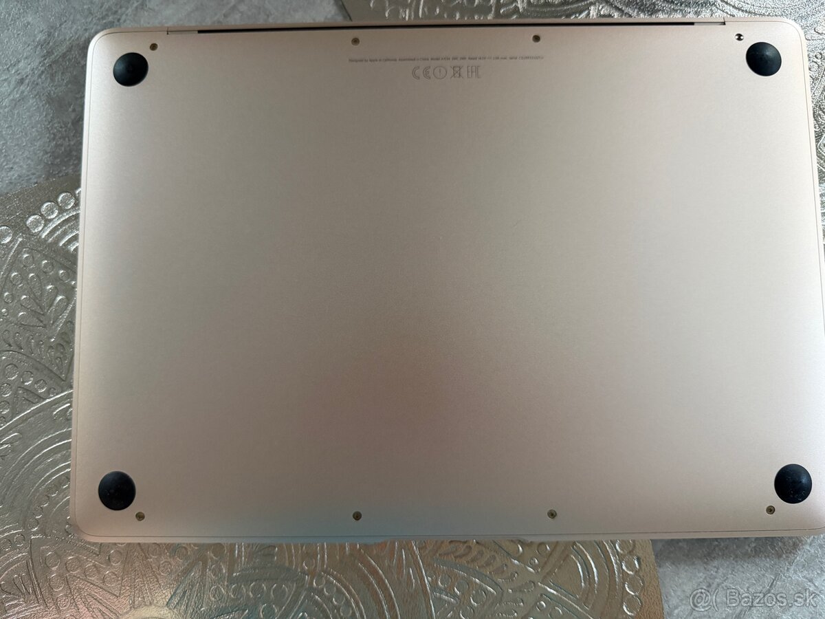 MacBook 220€ nefunkčný - 3