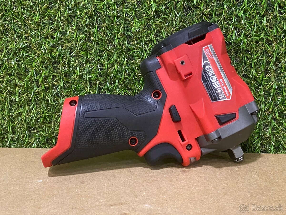 MILWAUKEE M12 FIw38 FUEL™ 1/2” Aku rázový uťahovák - 3