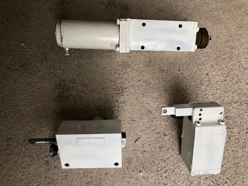 Predám výkonovú reguláciu na nakladač UN053 - 3