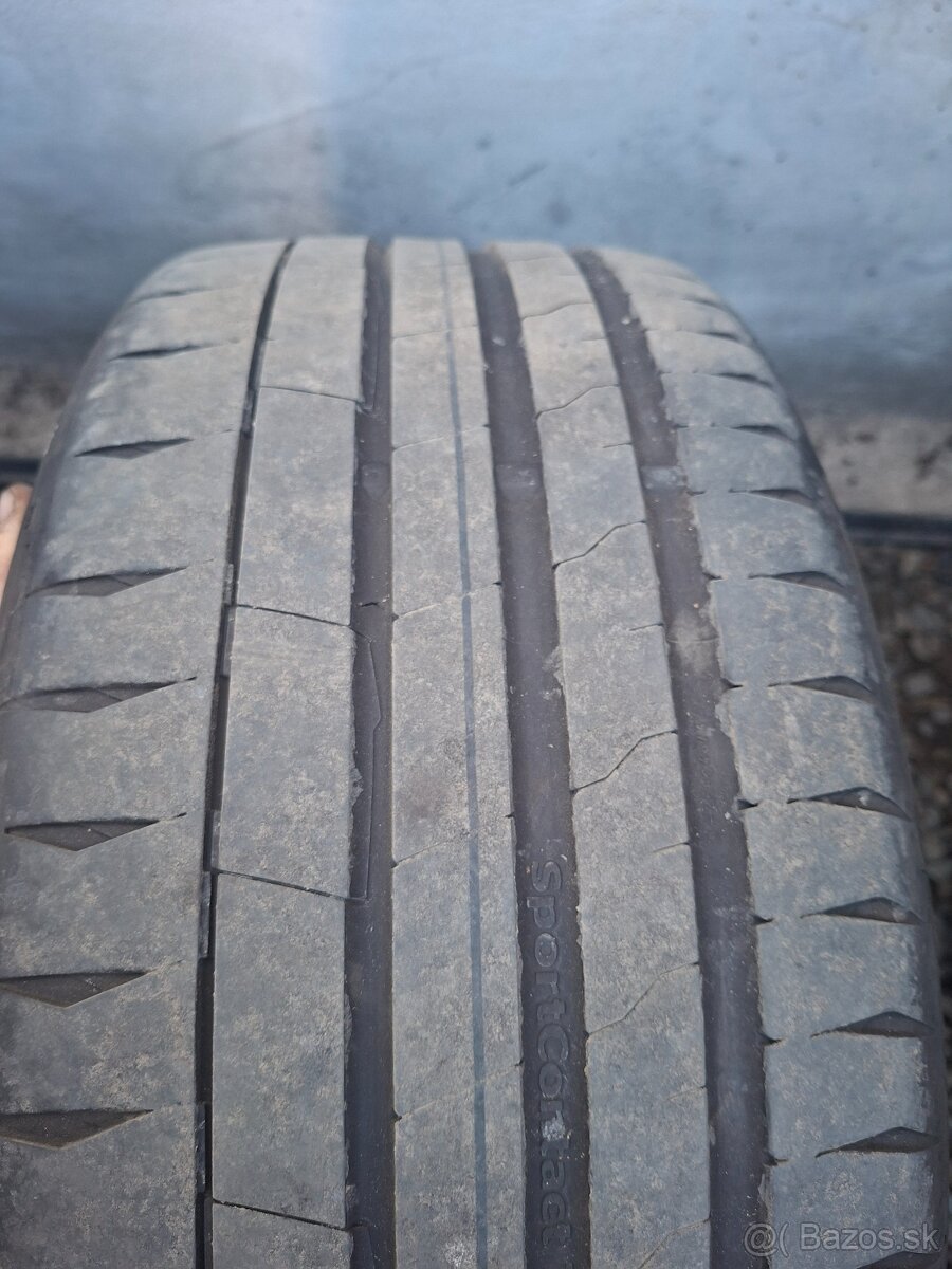 245/40 r18 - 3